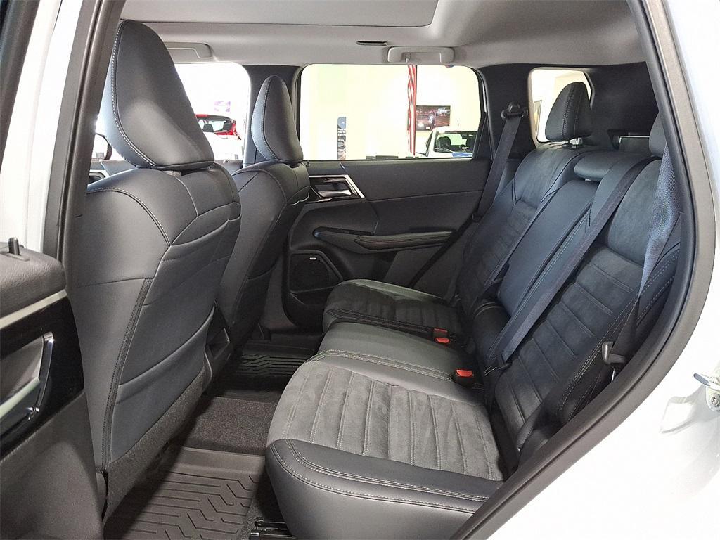 new 2025 Mitsubishi Outlander car, priced at $37,485