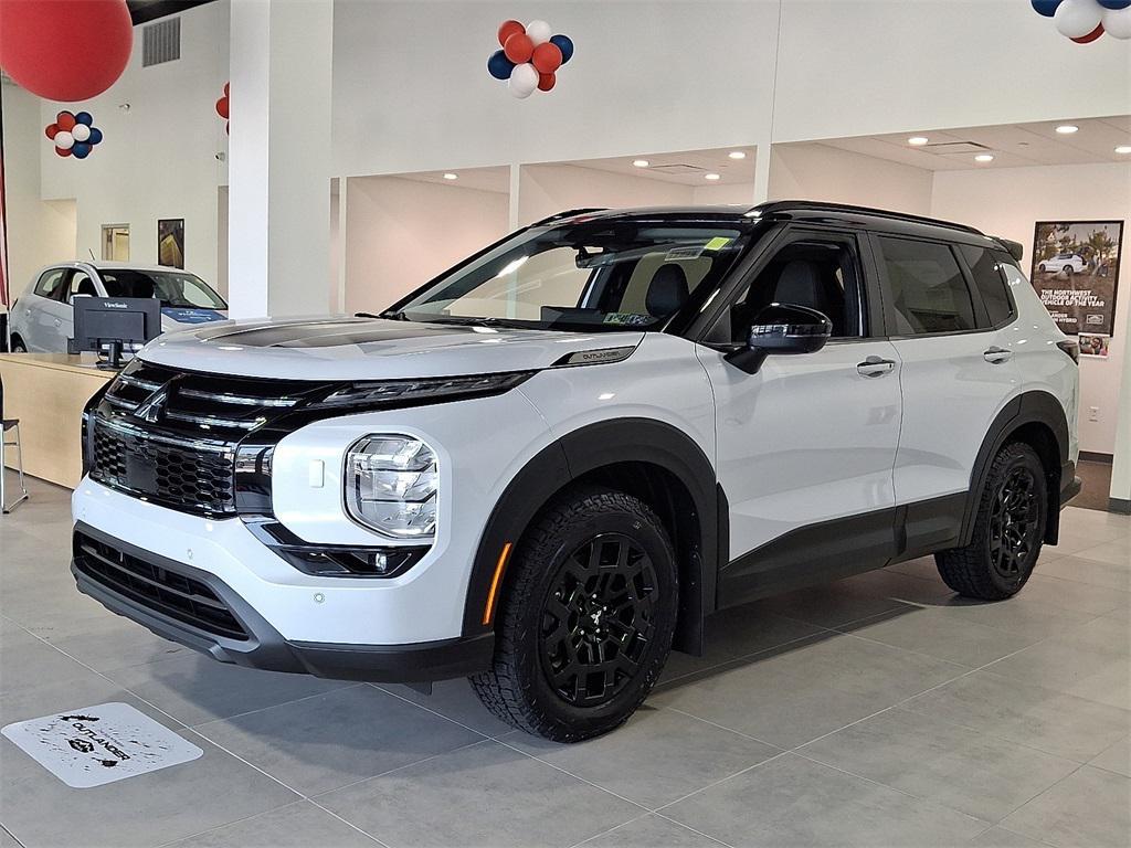 new 2025 Mitsubishi Outlander car, priced at $37,485