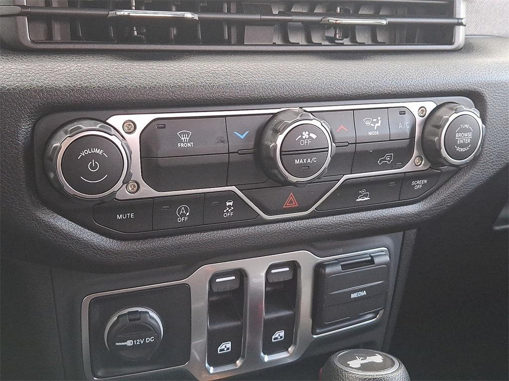 used 2025 Jeep Wrangler car, priced at $34,301