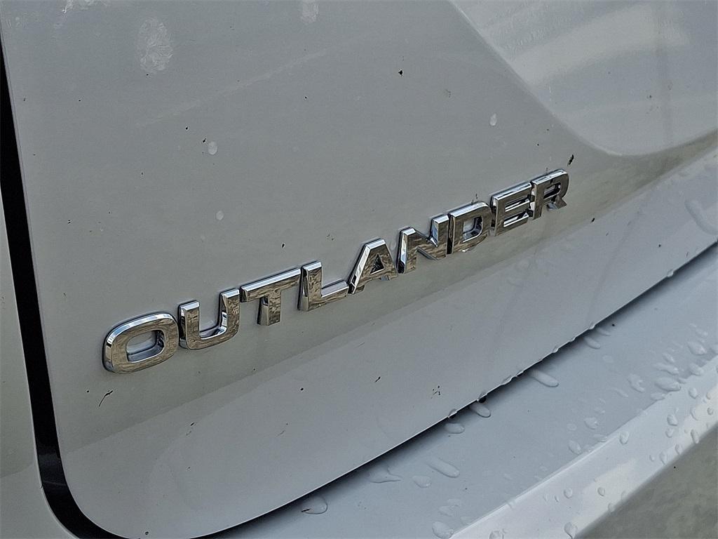 new 2025 Mitsubishi Outlander car, priced at $31,715
