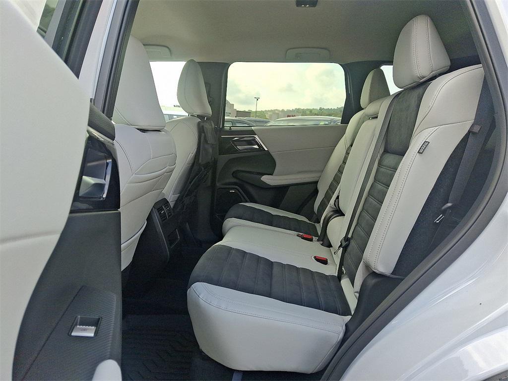 new 2025 Mitsubishi Outlander car, priced at $31,715