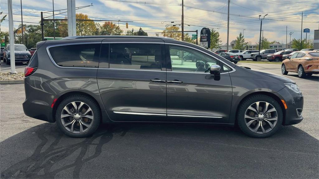 used 2018 Chrysler Pacifica car