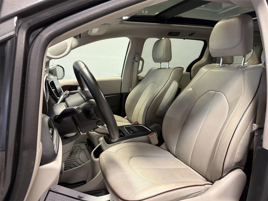 used 2018 Chrysler Pacifica car