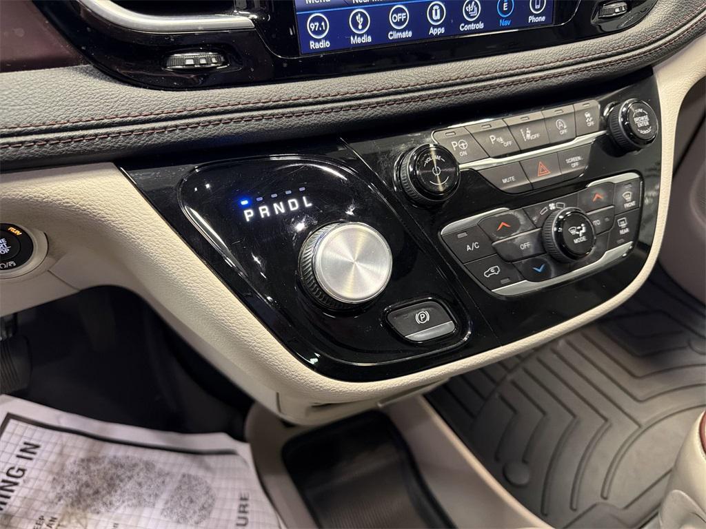 used 2018 Chrysler Pacifica car