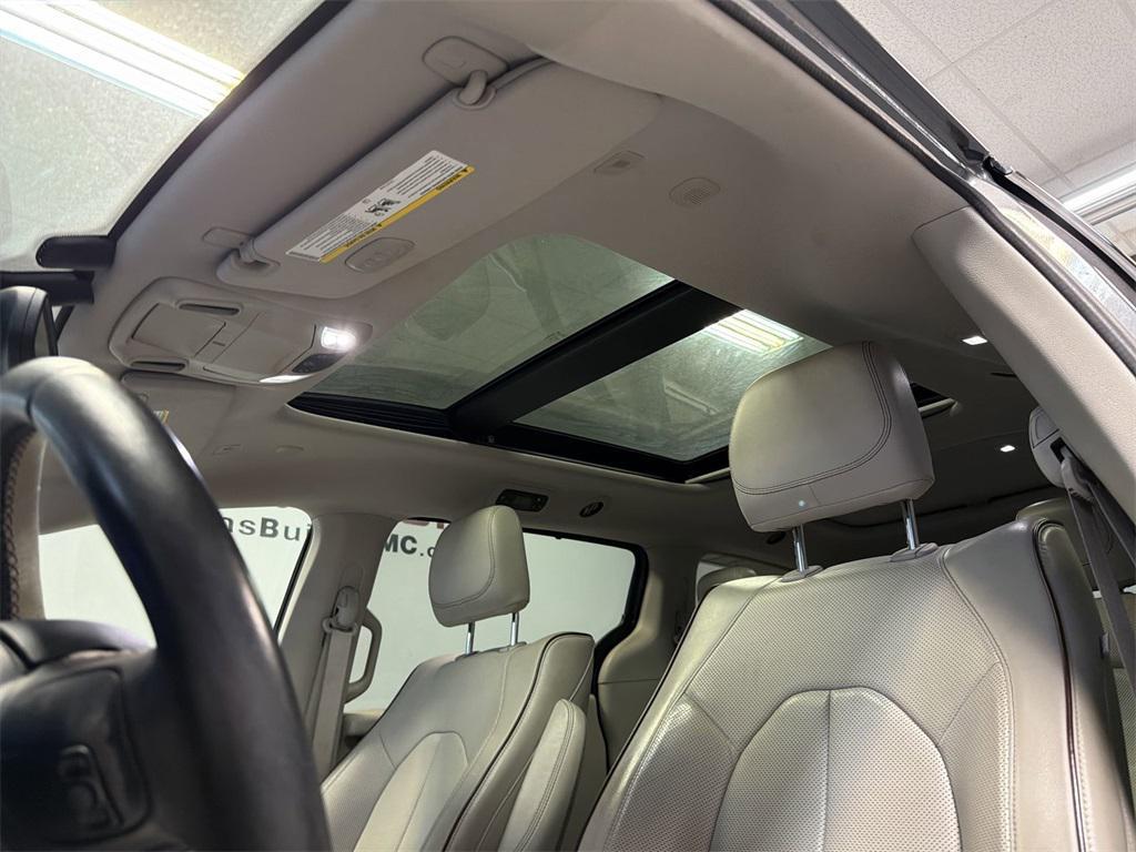 used 2018 Chrysler Pacifica car