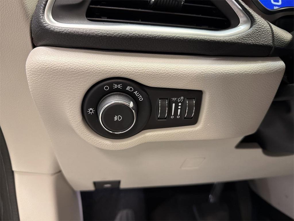 used 2018 Chrysler Pacifica car