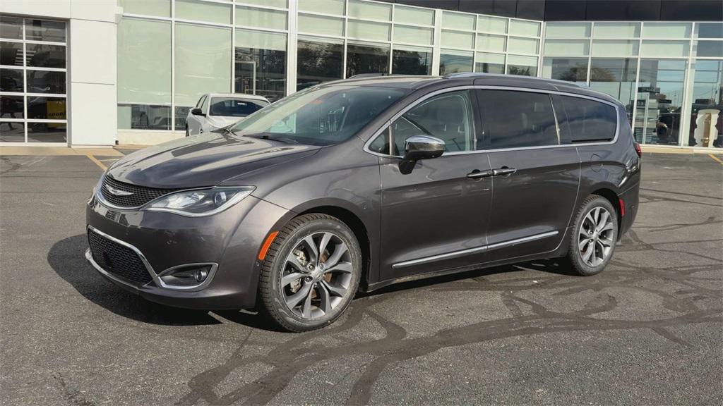 used 2018 Chrysler Pacifica car