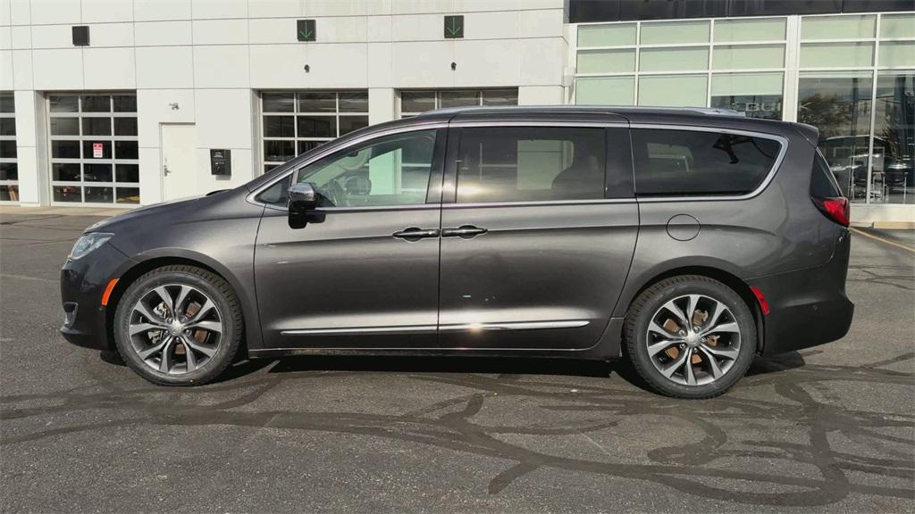 used 2018 Chrysler Pacifica car
