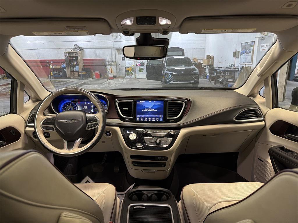 used 2018 Chrysler Pacifica car