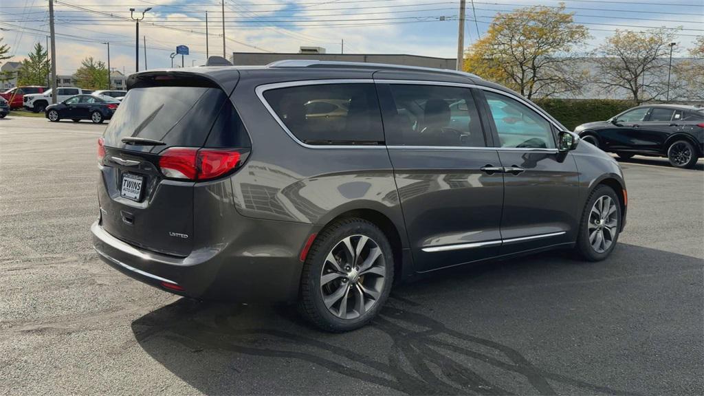 used 2018 Chrysler Pacifica car