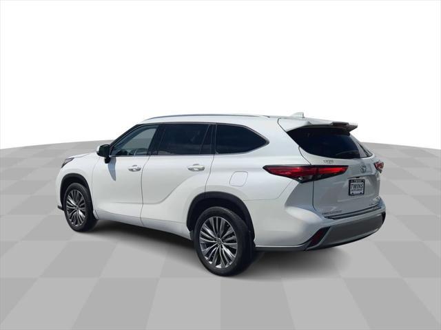 used 2020 Toyota Highlander car, priced at $37,857