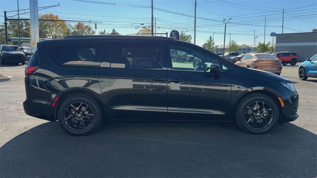 used 2020 Chrysler Pacifica car