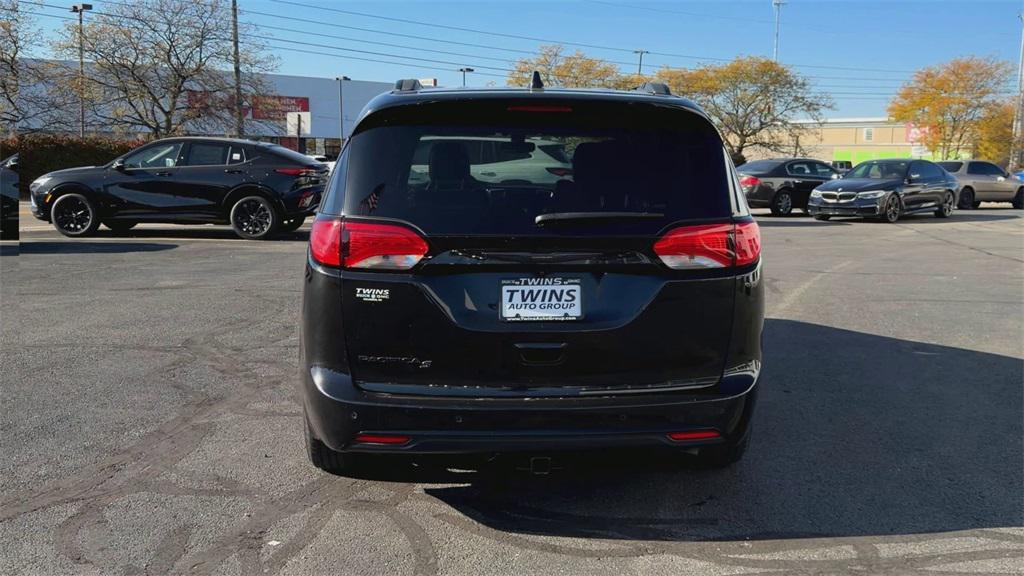 used 2020 Chrysler Pacifica car