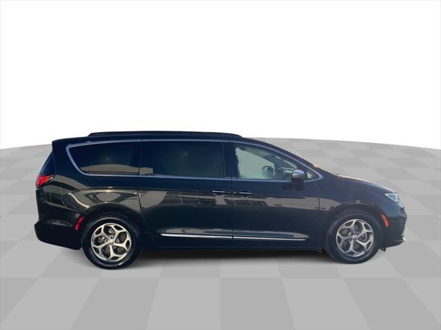 used 2022 Chrysler Pacifica car, priced at $27,384