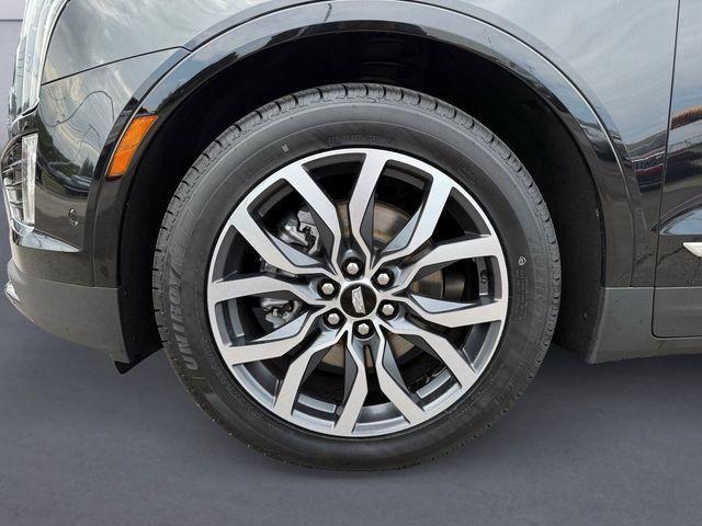 used 2021 Cadillac XT5 car, priced at $38,991