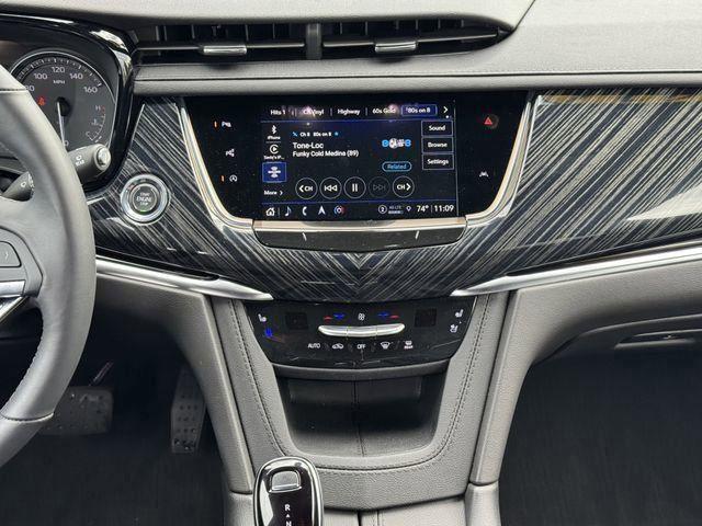 used 2024 Cadillac XT6 car, priced at $53,991