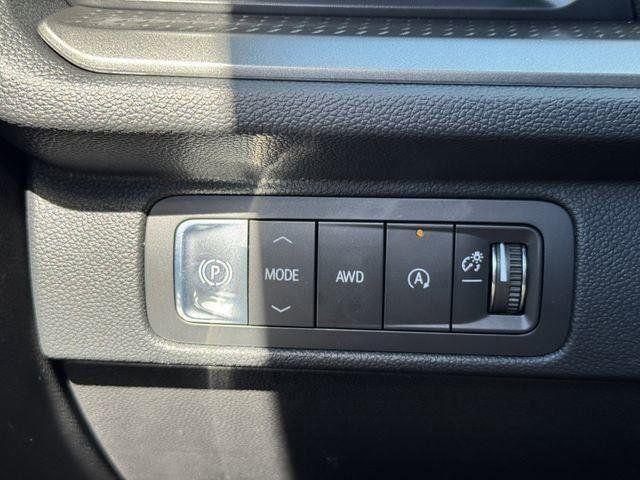 used 2019 Chevrolet Equinox car, priced at $26,991