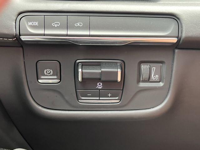 used 2023 Cadillac Escalade ESV car, priced at $72,998