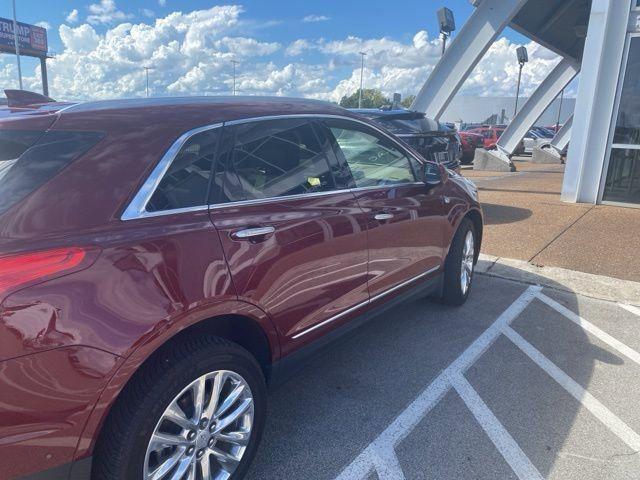 used 2017 Cadillac XT5 car, priced at $25,999