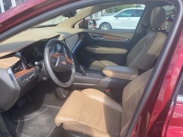 used 2017 Cadillac XT5 car, priced at $25,999