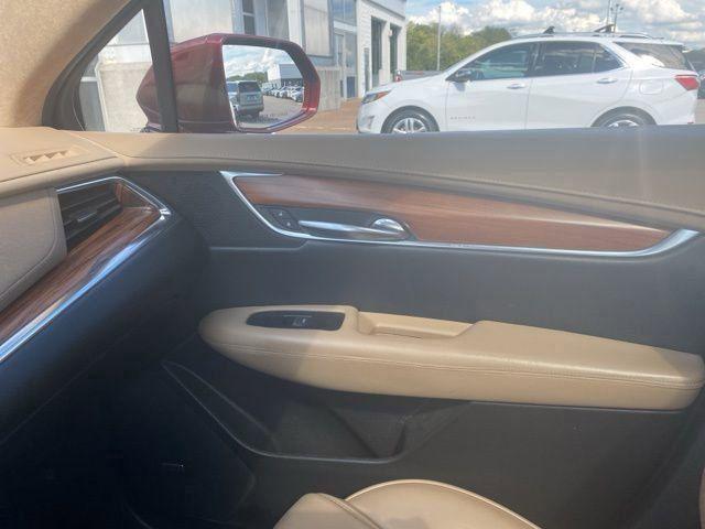 used 2017 Cadillac XT5 car, priced at $25,999