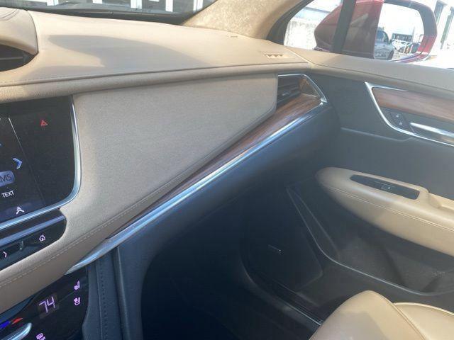 used 2017 Cadillac XT5 car, priced at $25,999