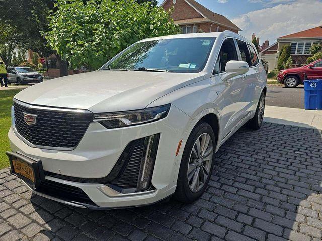 used 2022 Cadillac XT6 car, priced at $40,991