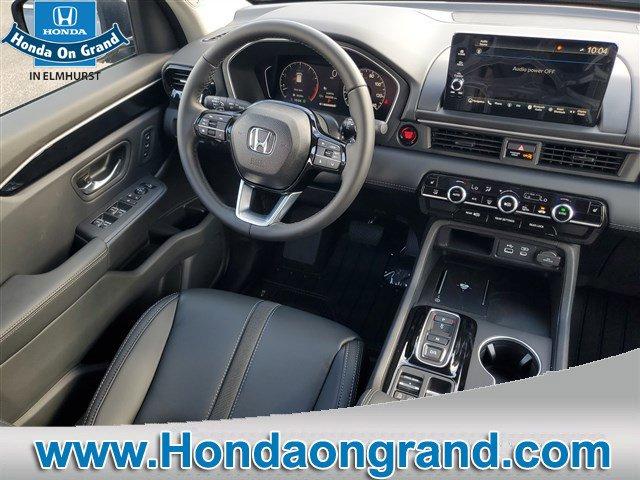 new 2025 Honda Pilot car, priced at $47,824