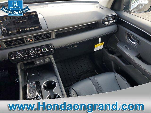 new 2025 Honda Pilot car, priced at $47,824
