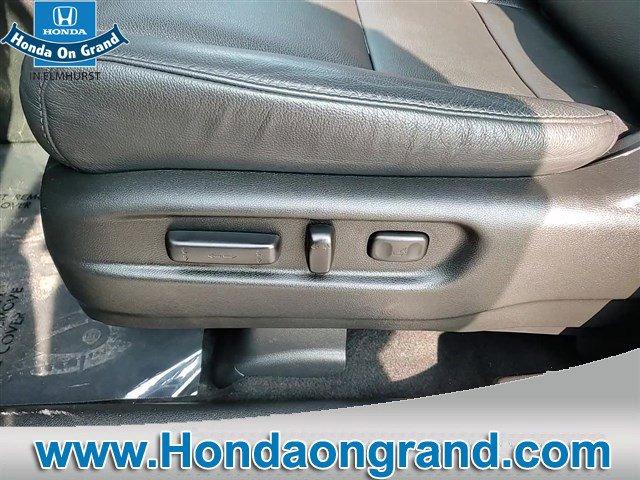 used 2022 Honda Pilot car, priced at $32,999