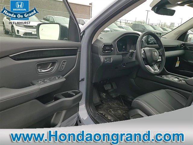 new 2025 Honda Pilot car, priced at $50,605