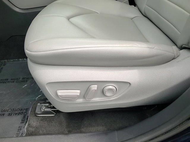 used 2022 Toyota Highlander car, priced at $39,999