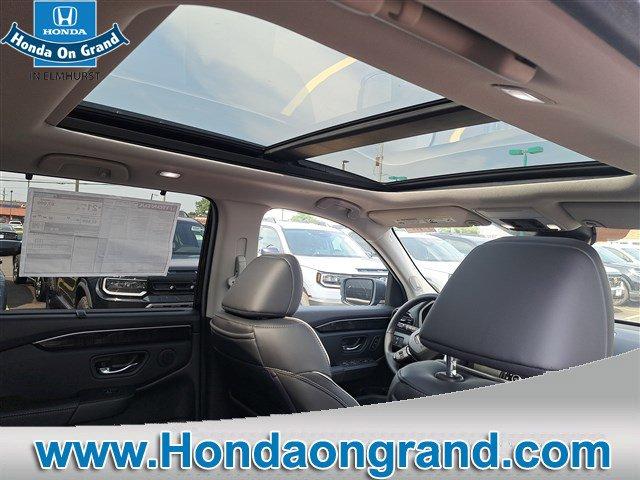 new 2025 Honda Pilot car, priced at $50,850