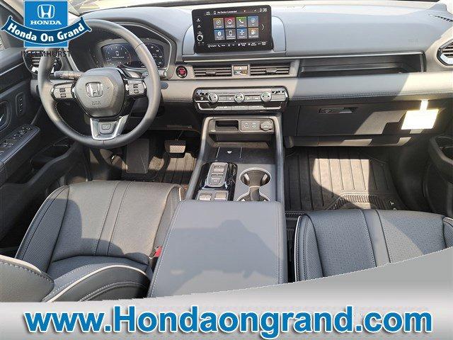 new 2025 Honda Pilot car, priced at $50,850