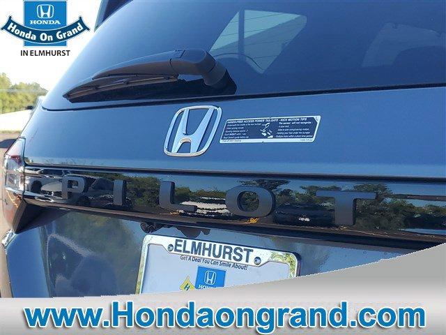 new 2025 Honda Pilot car, priced at $50,850