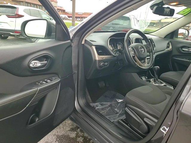 used 2016 Jeep Cherokee car
