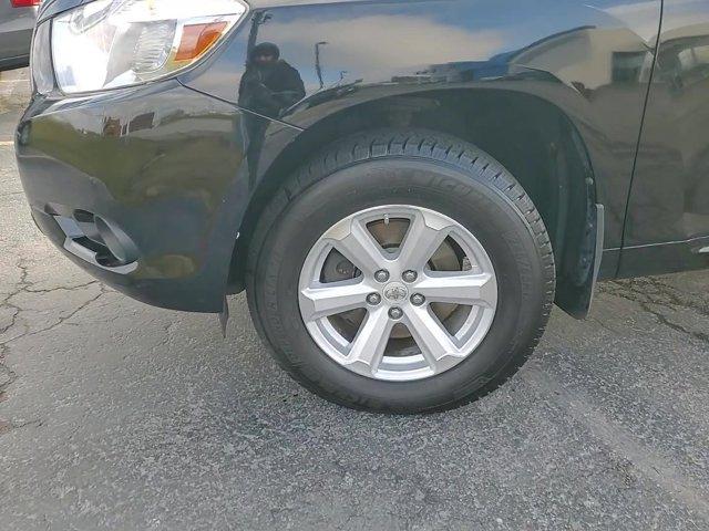 used 2010 Toyota Highlander car, priced at $9,992