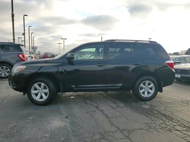 used 2010 Toyota Highlander car, priced at $9,992