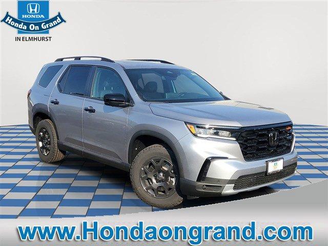 new 2025 Honda Pilot car, priced at $47,833