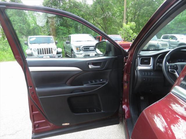 used 2016 Toyota Highlander car, priced at $22,459