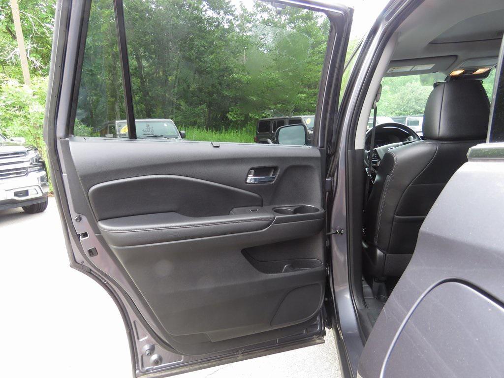 used 2022 Honda Pilot car, priced at $31,967
