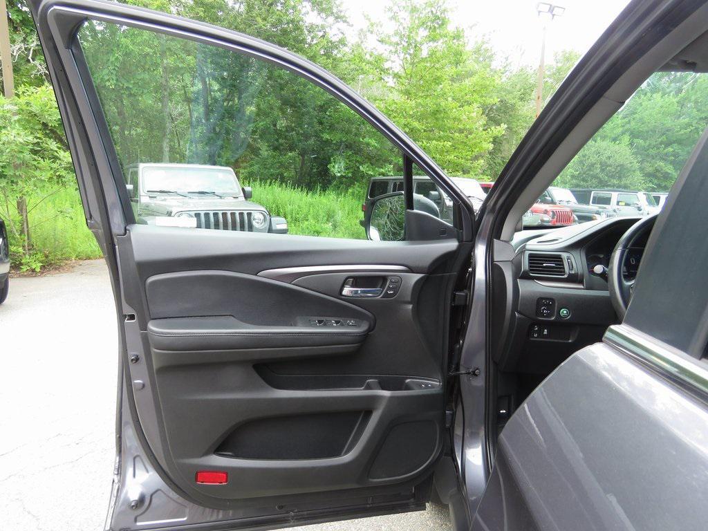 used 2022 Honda Pilot car, priced at $31,967