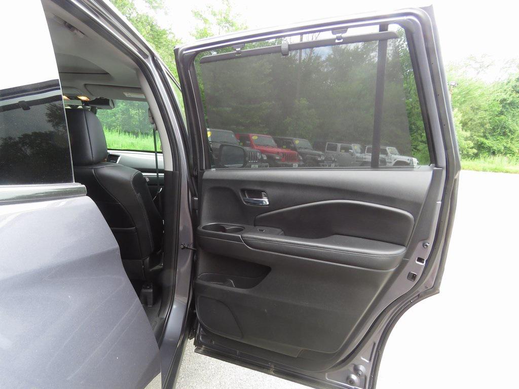 used 2022 Honda Pilot car, priced at $31,967