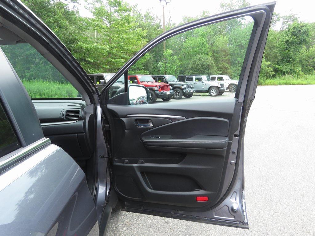used 2022 Honda Pilot car, priced at $31,967