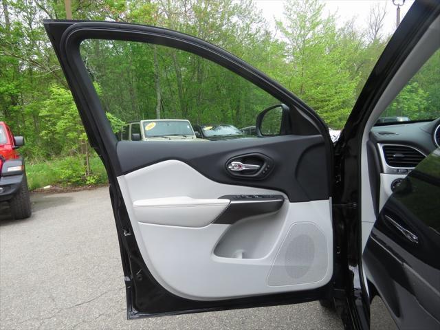 used 2019 Jeep Cherokee car, priced at $19,673