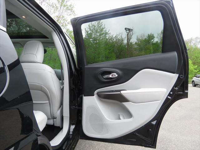 used 2019 Jeep Cherokee car, priced at $19,673