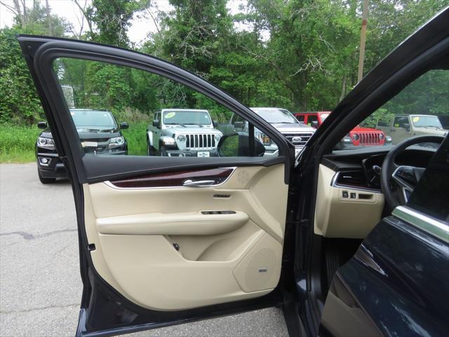 used 2017 Cadillac XT5 car, priced at $14,454