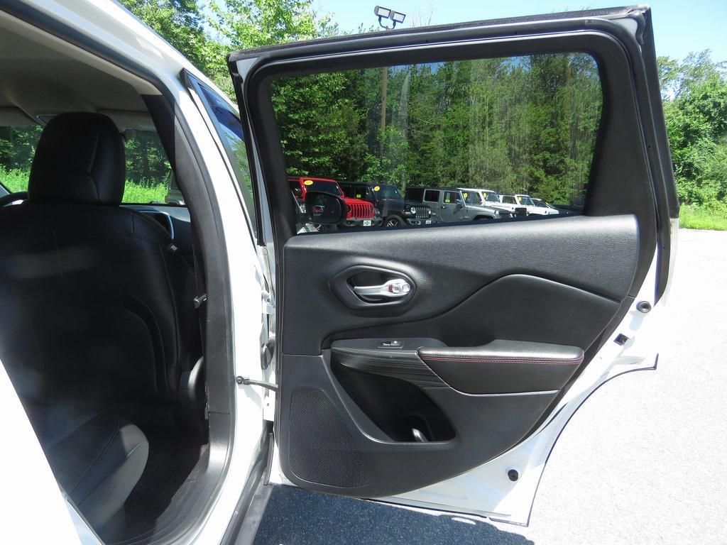 used 2016 Jeep Cherokee car, priced at $14,212
