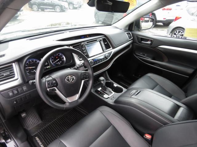 used 2019 Toyota Highlander car, priced at $27,509