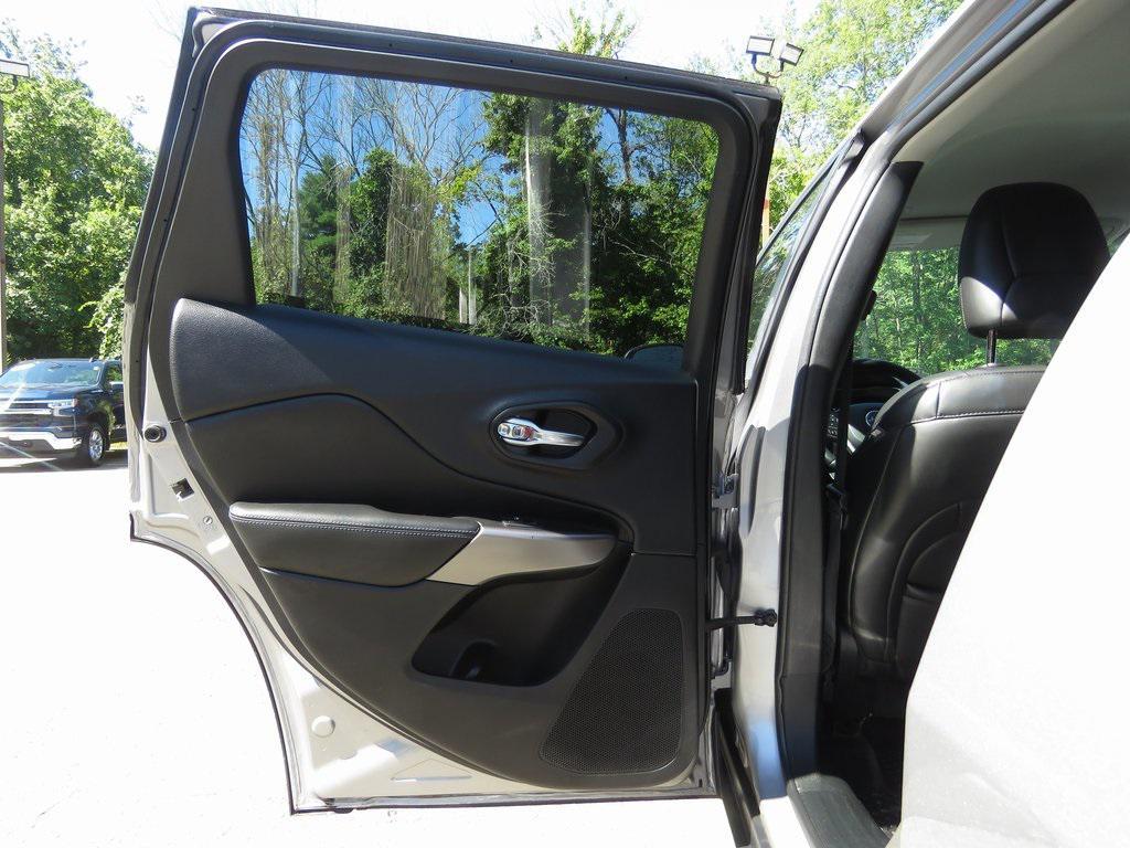 used 2019 Jeep Cherokee car, priced at $13,874
